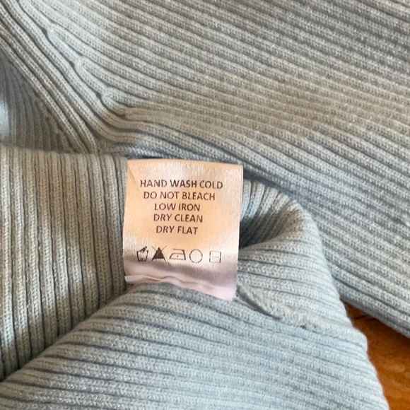 LPA RIBBED CROPPED CARDIGAN - Picture 13 of 13